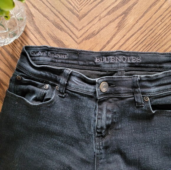 Bluenotes Black Jeans. Size 28 - Picture 2 of 4